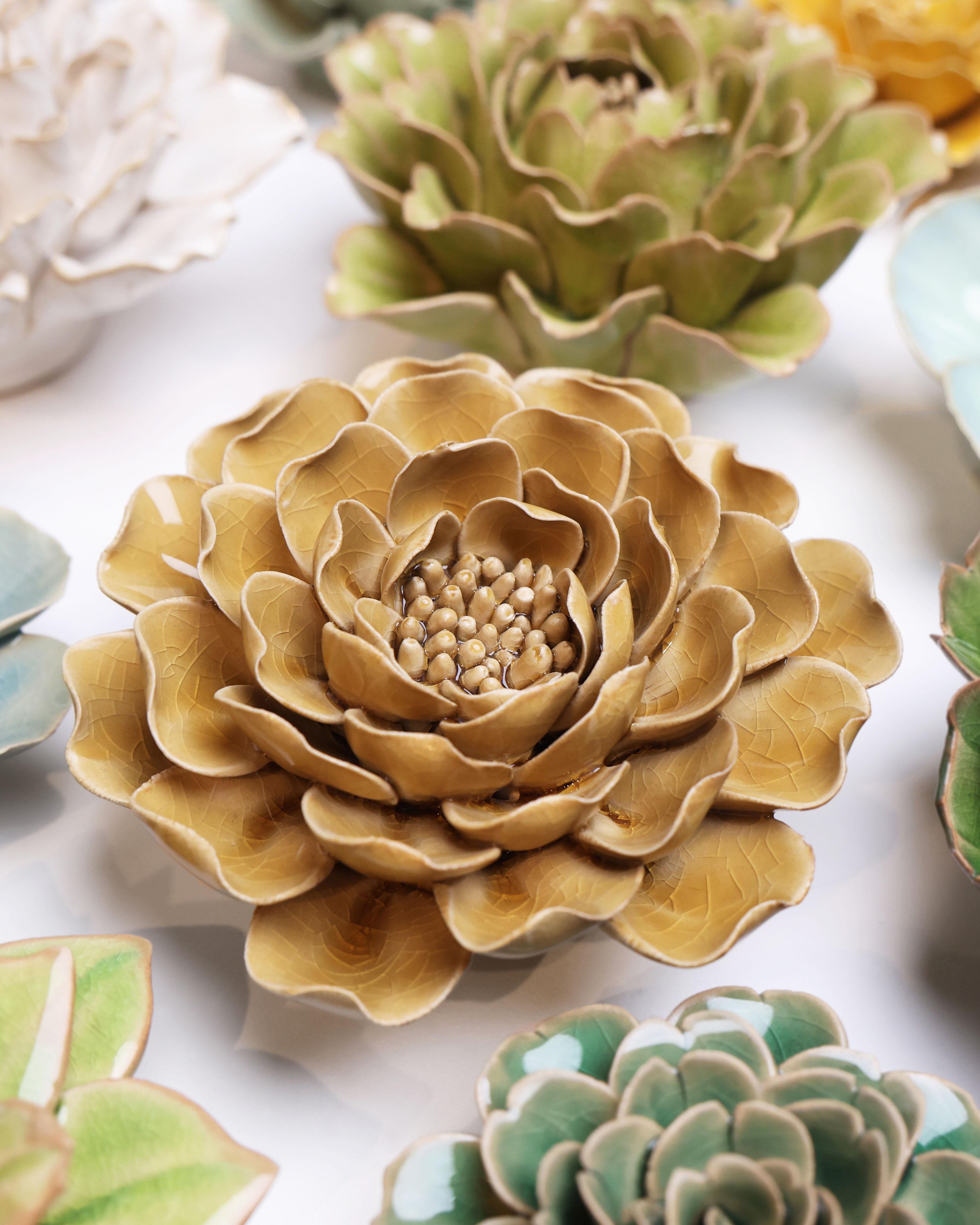 English Garden Ceramic Flower Caramel Charm Peony - Chive UK