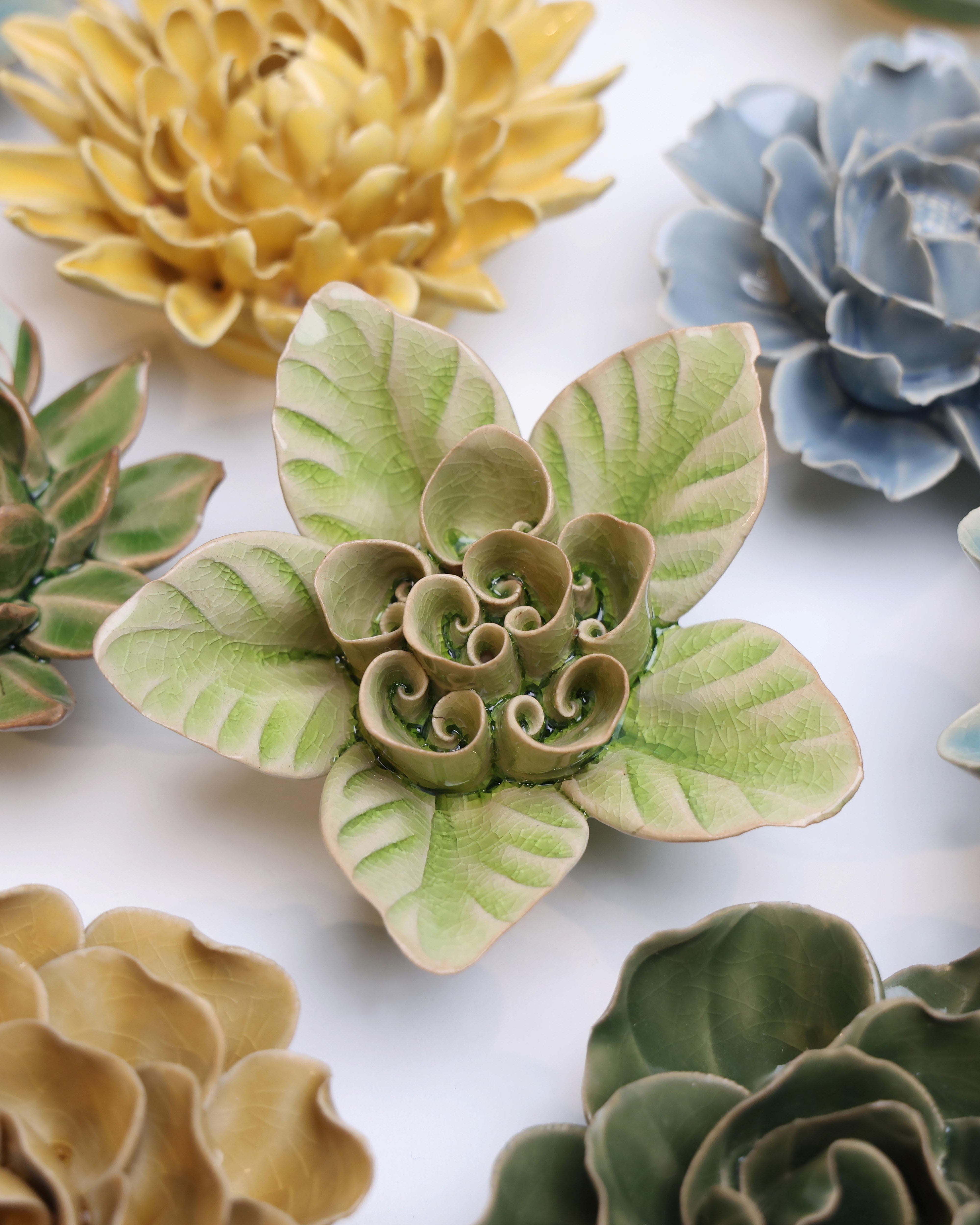 English Garden Ceramic Flower Green Lotus - Chive UK